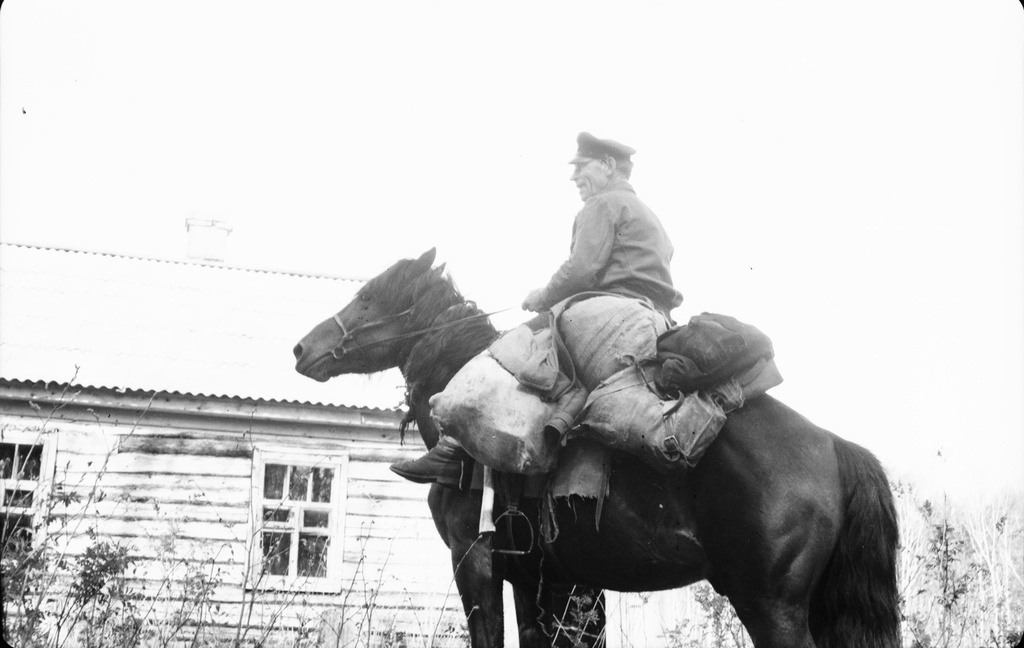 И. М. Самаркин, лесничий, 1960-е, Приморский край. Выставка «Сихотэ-Алинскому заповеднику – 85 лет» с этой фотографией.