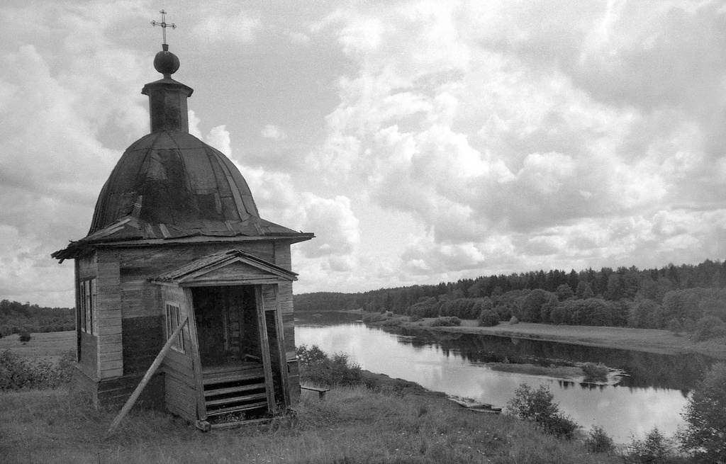 Часовня Успения Пресвятой Богородицы, 8 - 17 августа 1987, Тверская обл., дер. Гузеево