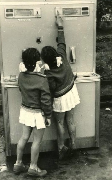 «Плохо быть маленькими!», 1960 год. Выставка «С сиропом за 3 копейки» с этой фотографией.&nbsp;