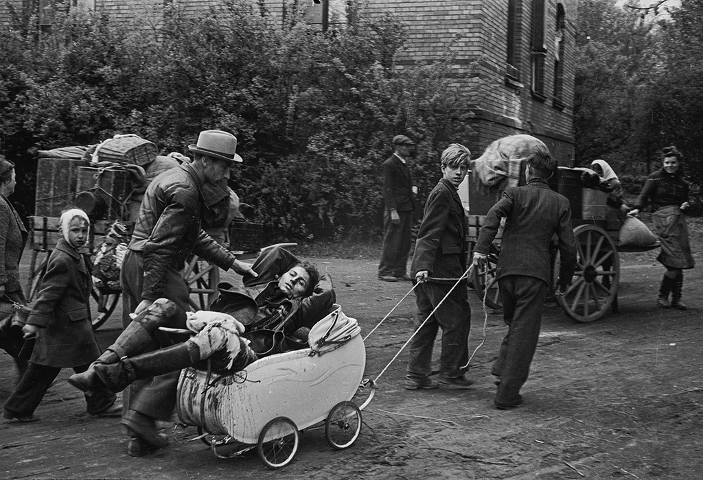 Книга фотографий валерия фаминского v 1945