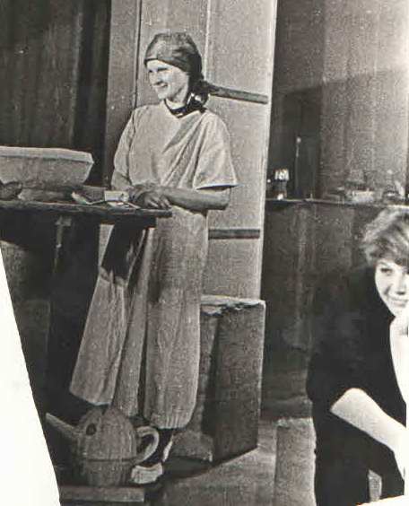 «Уроки музыки». Репетируем, 1984 год. Сцена  Грани с Витькой.Выставка «"ЮТЕС" – маленькая неизвестная театр-студия» с этой фотографией.