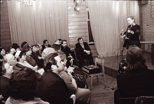 Тамара Алексеевна Пономарева выступает на авторском вечере Евгения Антошкина в ВТО, 2 февраля 1977, г. Москва. ВТО – Всероссийское театральное общество.