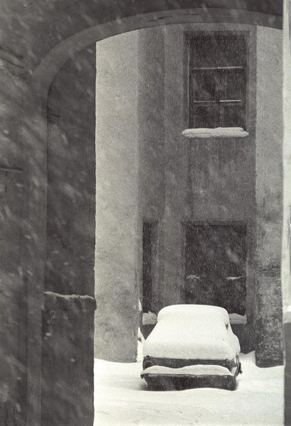 Зима. Улица Кирова, 1984 год, г. Москва. Ныне Мясницкая улица.Выставка «А снег идет, а снег идет, и все вокруг чего-то ждет…» с этой фотографией.