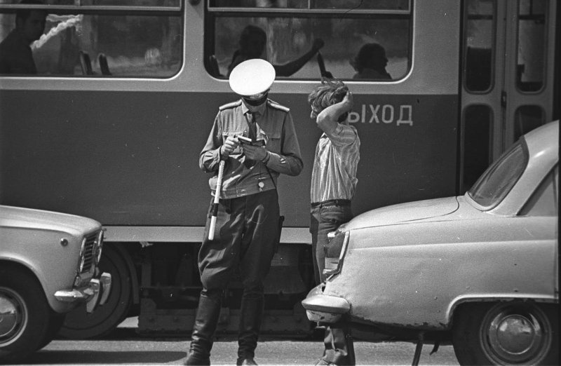 Проверка на дороге, 1972 год. Выставка «Предъявите документы» с этой фотографией.&nbsp;