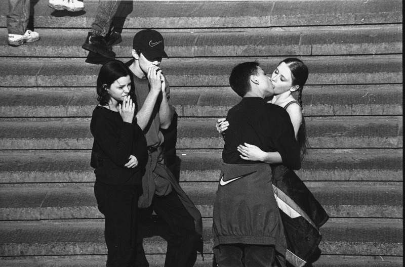 Поцелуй, 1994 год, г. Москва. Видео «Про любовь» и «Поцелуй», выставка «Пацаны» с этой фотографией.&nbsp;