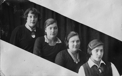 Девушки, 1932 год, Нижне-Волжский край, г. Урюпинск