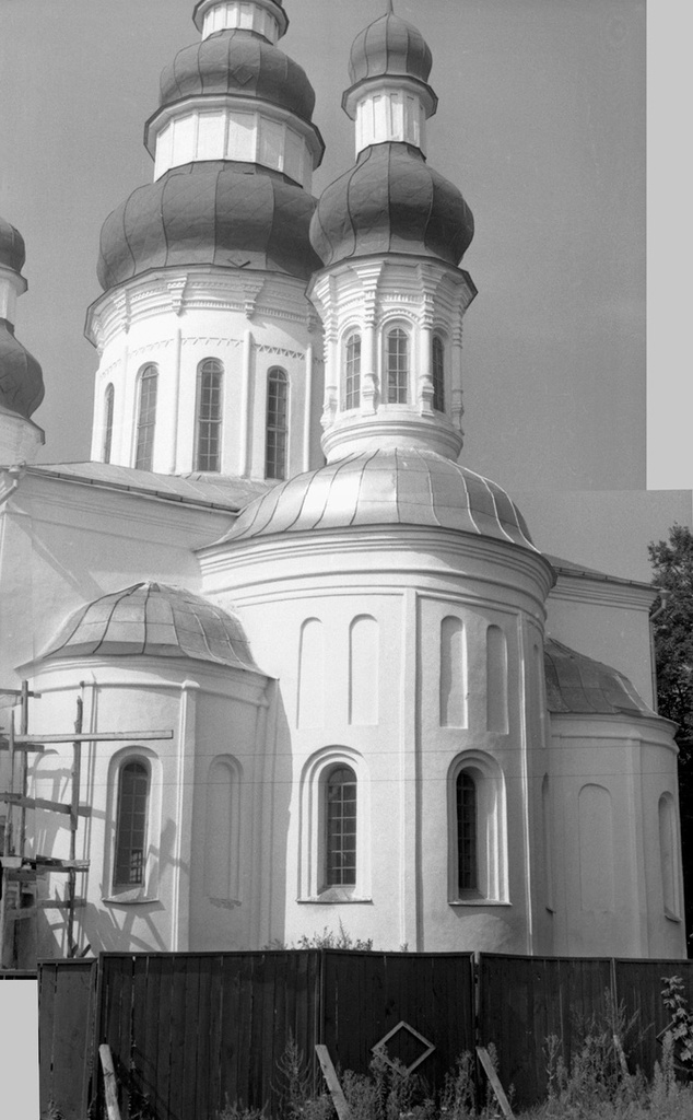 Успенский собор Елецкого монастыря в Чернигове, 1 августа 1982 - 15 сентября 1982, Украинская ССР. Панорама смонтирована из двух фотографий.