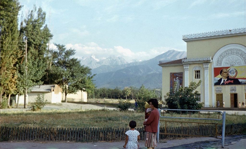 Улицы и здания Алма-Аты, 1 июня 1978 - 30 августа 1978, Казахская ССР, г. Алма-Ата. Выставка «Хроники Алма-Аты» с этой фотографией.