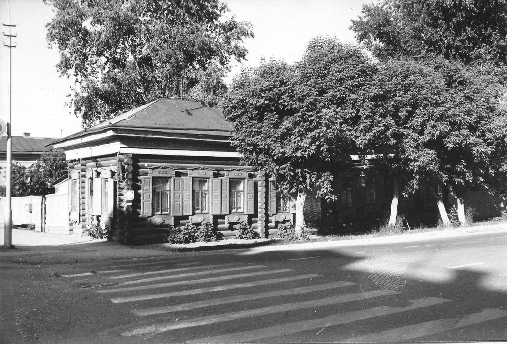 Улица Хохрякова, 1985 - 1986, г. Тюмень ул. Хохрякова, д. 49/45