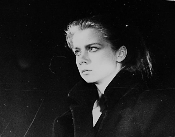 Таня Метелкина, 22 января 1983 - 14 декабря 1984, г. Ленинград. Студия.Выставка «"ЮТЕС" – маленькая неизвестная театр-студия» с этой фотографией.