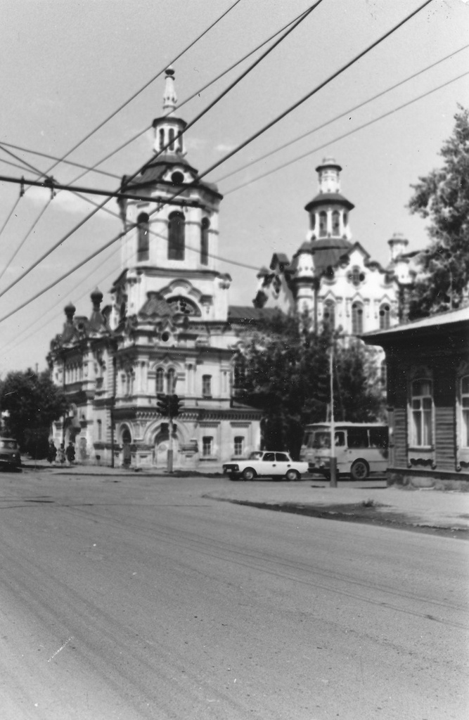 Улица Ленина, 1985 - 1986, г. Тюмень. Спасская церковь в Тюмени.