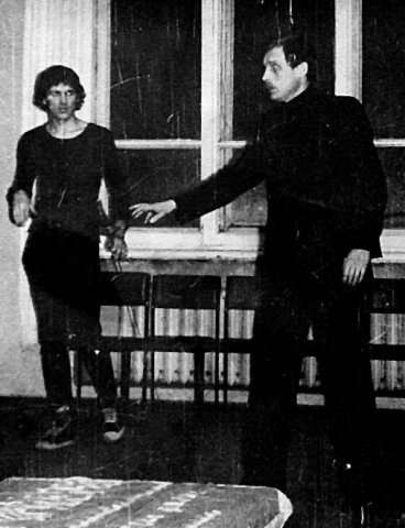 Педагог по фехтованию Доронин, 11 января 1980 - 31 октября 1980, г. Лениград. Выставка «"ЮТЕС" – маленькая неизвестная театр-студия» с этой фотографией.