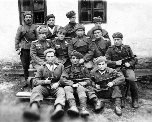 Бойцы 19 отдельно-пулеметно-артиллерийского батальона, 2 сентября 1942 - 2 сентября 1943, г. Сталинград