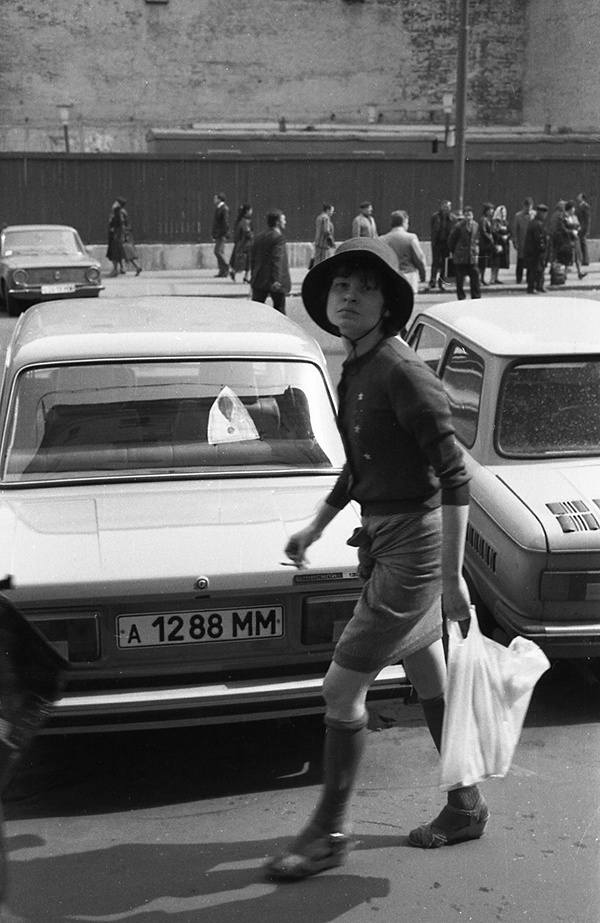 Девушка с пакетом, 16 июля 1987, г. Москва