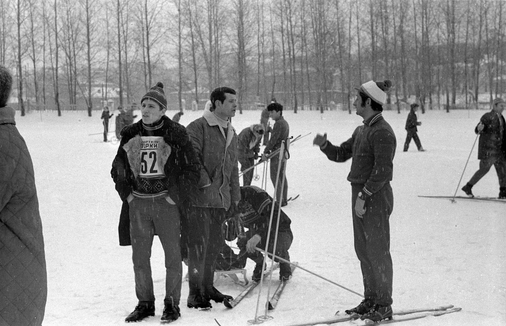 Участники лыжных соревнований на старте, 1 декабря 1972 - 1 декабря 1973, Московская обл., г. Красногорск