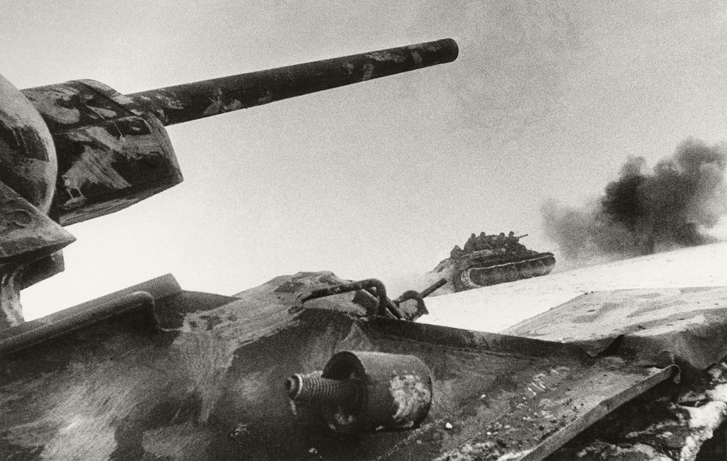 Танковые бои под Москвой, 1 января 1941 - 20 апреля 1942, Московская обл.. Выставки «15 лучших фотографий Александра Устинова» и&nbsp;&nbsp;«Страшная сила» с этой фотографией.&nbsp;