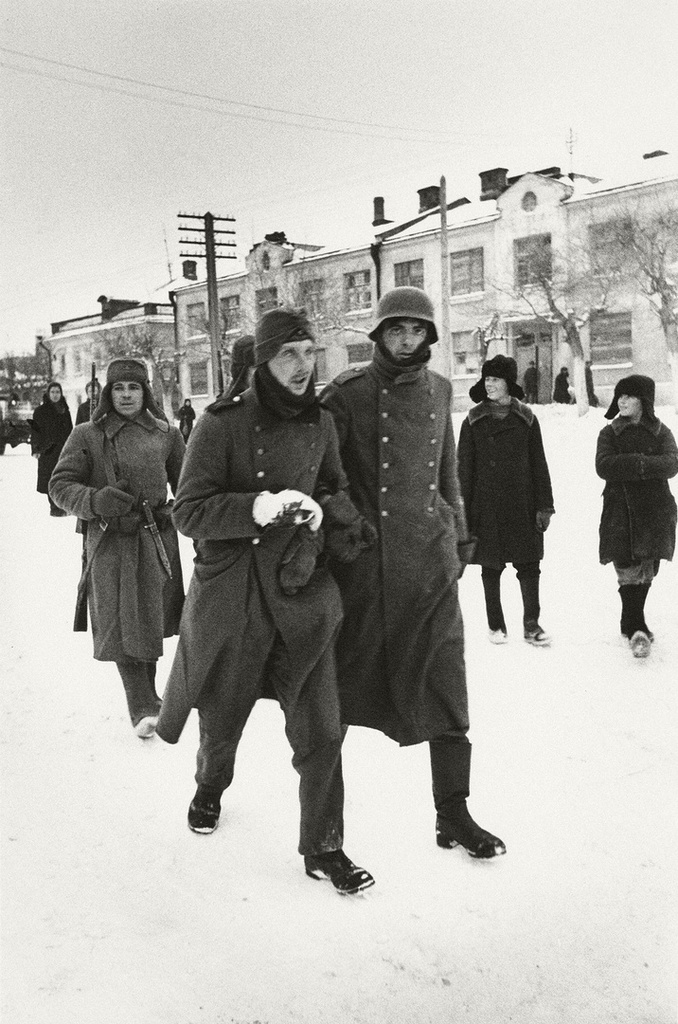 Пленные немцы в Туле, 17 - 31 декабря 1941, г. Тула. Выставка «Начало Великой Отечественной войны» с этой фотографией.