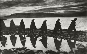 На Мурманском направлении, июль 1941. Выставки:&nbsp;«Война. Начало»,&nbsp; «Начало Великой Отечественной войны», «20 лучших фотографий Евгения Халдея» и видео «Евгений Халдей» с этой фотографией.
