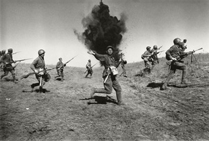 «Коммунисты, вперед!» Атака, 1942 год, г. Сталинград. Видео  «Сталинградская битва»&nbsp;и «Аркадий Шайхет» с этой фотографией.