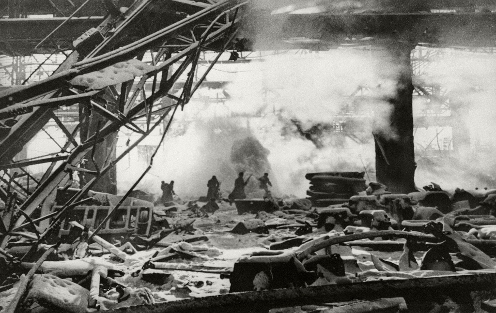 Бой на территории завода «Красный Октябрь», 1942 год, г. Сталинград. Ныне Волгоград.