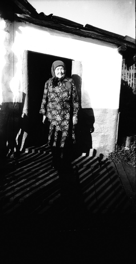 Информатор, 1992 год, Кемеровская обл., Крапивинский р-н, дер. Борисово. Выставка «Сельские жители» с этой фотографией.