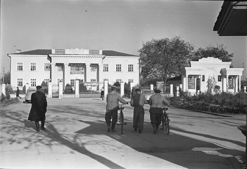 Станица кировская ставропольский край. Станица Зольская Ставропольского края в 1961 году. Старые советские станицы. Станица Новотитаровская улица Первомайская в 60 годы прошлого века. Маслянино 1970 год.