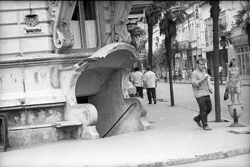 Дом с атлантами на улице Ленина, 1971 год, Грузинская ССР, Аджарская АССР, г. Батуми