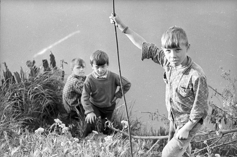 Мальчики, 1970-е. Выставка «Друзья двадцатого столетия» с этим снимком.