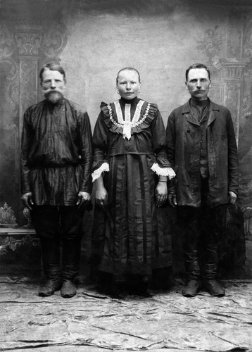 Братья и сестра Константиновы, сентябрь 1912, г. Тифлис