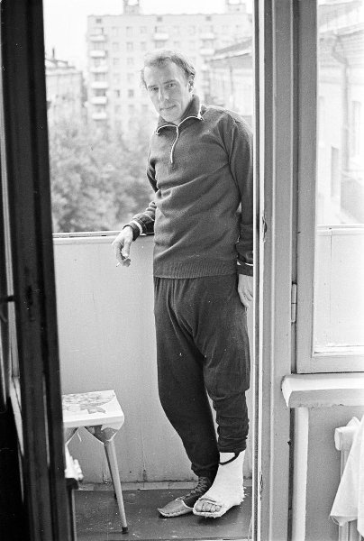 Портрет, август 1973, г. Москва. Выставка «Балконная жизнь» с этой фотографией.