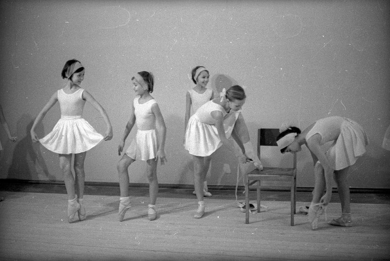 Фото "Пермское хореографическое училище. На занятиях", 1965 год, г ...