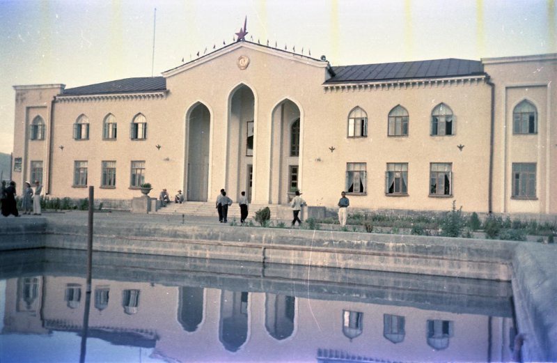 Центральная площадь села. Правая часть панорамы, 1958 год, Таджикская ССР