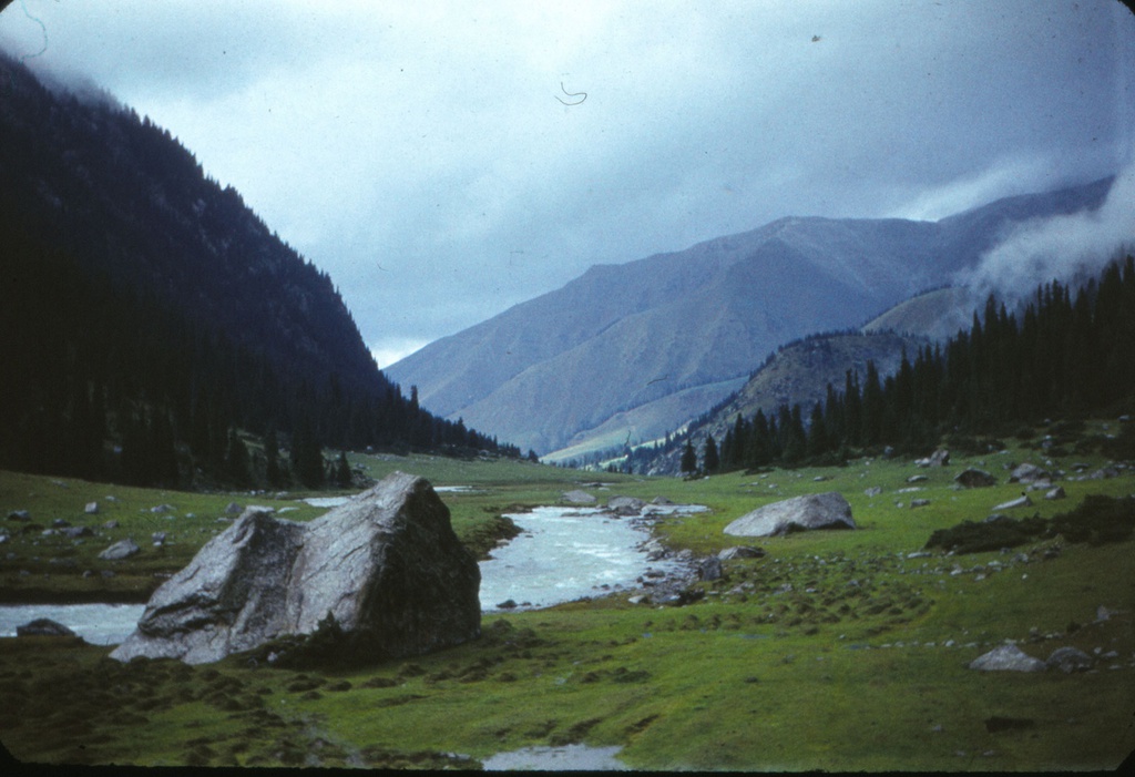 Ущелье Джеты Огуз, 1974 год, Киргизская ССР, Иссык-Кульская обл.. Из серии «Тянь-Шань».