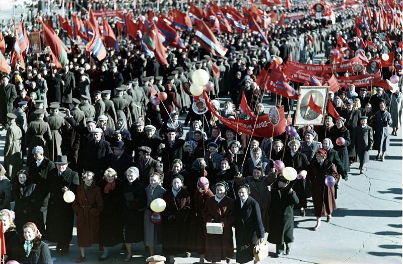 Демонстрация 7 ноября, 1958 год, Украинская ССР, г. Харьков. Ныне площадь Свободы.