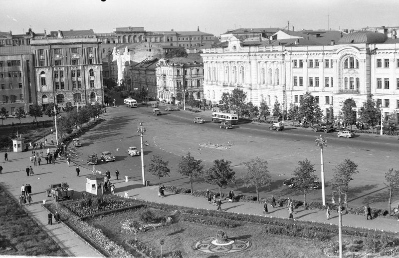 Площадь имени Тевелева, 1958 год, Украинская ССР, г. Харьков. Ныне площадь Конституции.