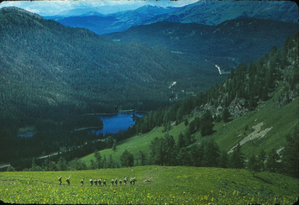 «Пошли на перевал Рахмановский. Шагаем 11-й день», 1977 год. Из серии «Рудный Алтай».Выставка «Единство разнообразия» с этой фотографией.