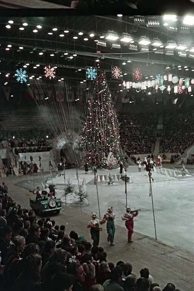 Елка во Дворце спорта Центрального стадиона имени В. И. Ленина, 1 декабря 1956 - 31 января 1957, г. Москва