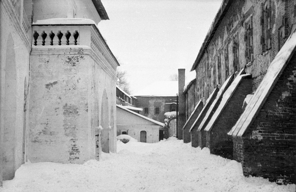 Фото \"Стены Ново-Иерусалимского монастыря\", 1987 - 1988, Московская обл ...