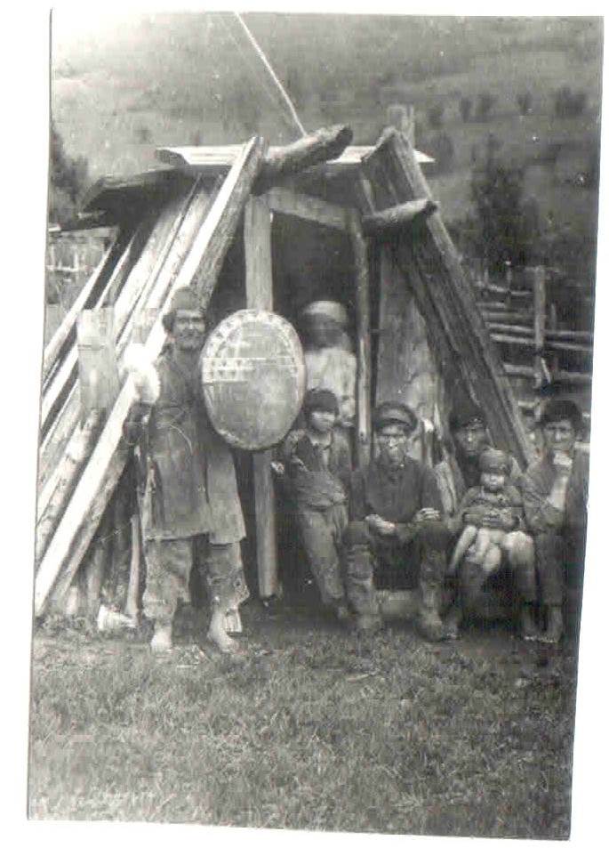 Шорский шаман, 1927 год, Западно-Сибирский край, пос. Усть-Кабырза. Выставка «Говорящие с духами: шорские шаманы» с этой фотографией.