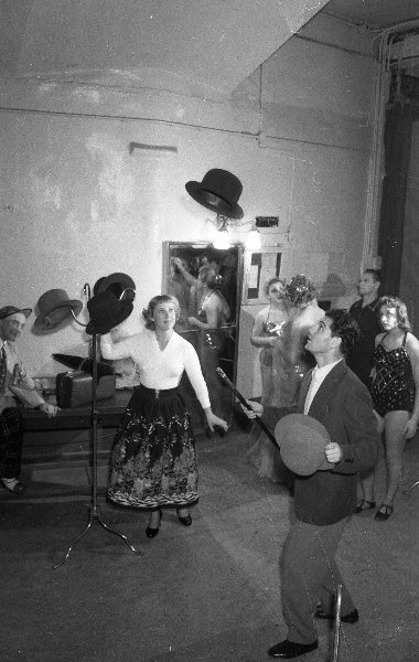 За кулисами цирка. Жонглеры, 1956 - 1959, г. Москва