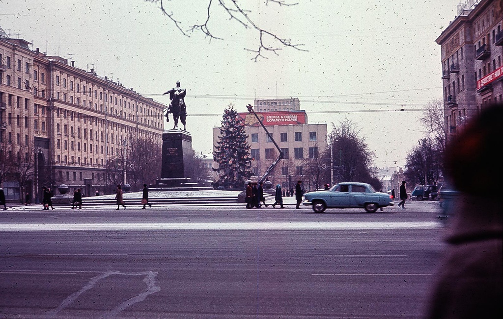 Памятник Юрию Долгорукому, 1 февраля 1970 - 31 декабря 1980, г. Москва. Видео «Зима» с этой фотографией.