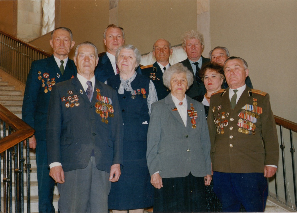 Участники областного торжества, посвященного 50-летию Победы, 9 мая 1995, г. Иваново. Ветераны из города Юрьевец.&nbsp;Фотография архива газеты «Волга».&nbsp;