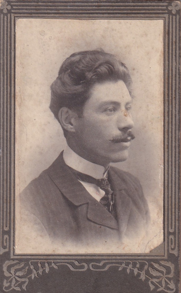 Б. Литвин, 5 августа 1912, Забайкальская обл., ст. Татаурово, с. Турунтаево. Надпись на обороте: «Феюшке на память от Б. Литвина 5/8.1912».Ныне Республика Бурятия, Прибалтийский район.