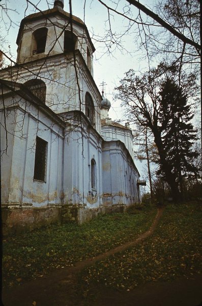 Церковь Воскресения Христова, 1990 - 1993, Тверская обл., Торжокский р-н, с. Прутня