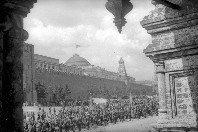 Демонстрация трудящихся на Красной площади, 1 мая 1949, г. Москва