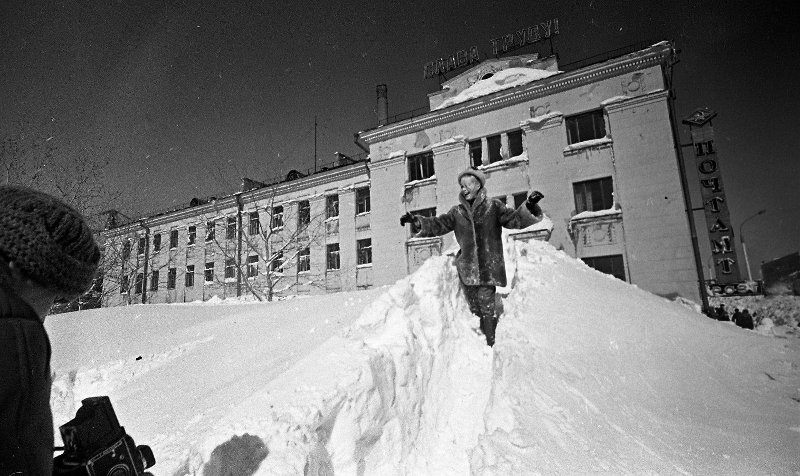 Снежные заносы в городе, 1968 год, Сахалин о., г. Южно-Сахалинск