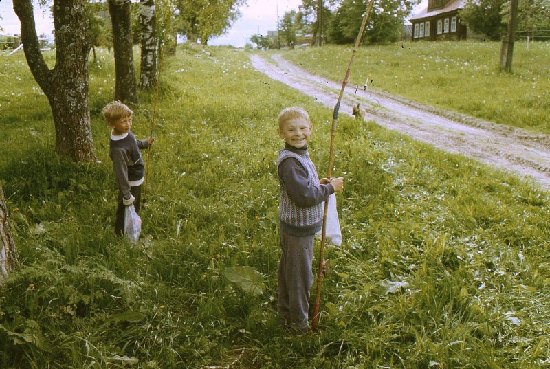 Мальчики с удочками, 1988 - 1993, Тверская обл., Старицкий р-н, дер. Малинники