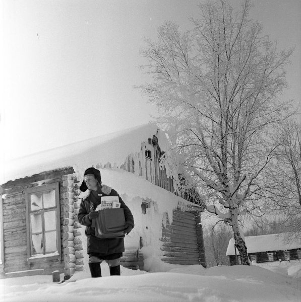 Зима. Почтальон, 1963 - 1969, Сахалинская обл.. Выставка «Вам письмо!» с этой фотографией.&nbsp;