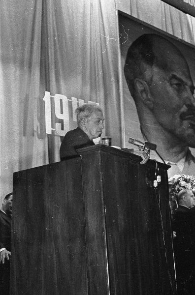Илья Эренбург на трибуне, 1965 год, г. Москва. Видеовыставка «Илья Эренбург» с этой фотографией.