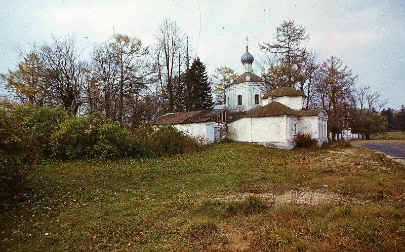 Церковь Воскресения Христова, 1990 - 1995, Тверская обл., Торжокский р-н, с. Прутня